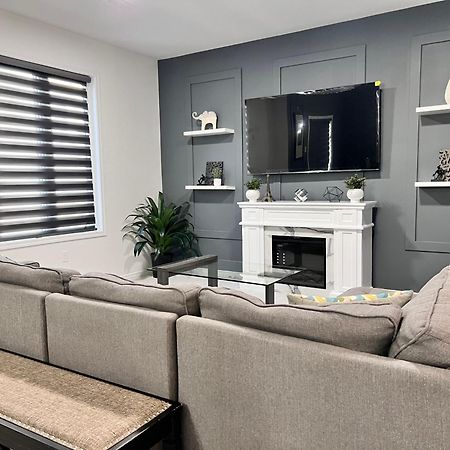 Spacious 4-Bedroom Home, Comfortably Sleeps 10 Barrie Exteriér fotografie