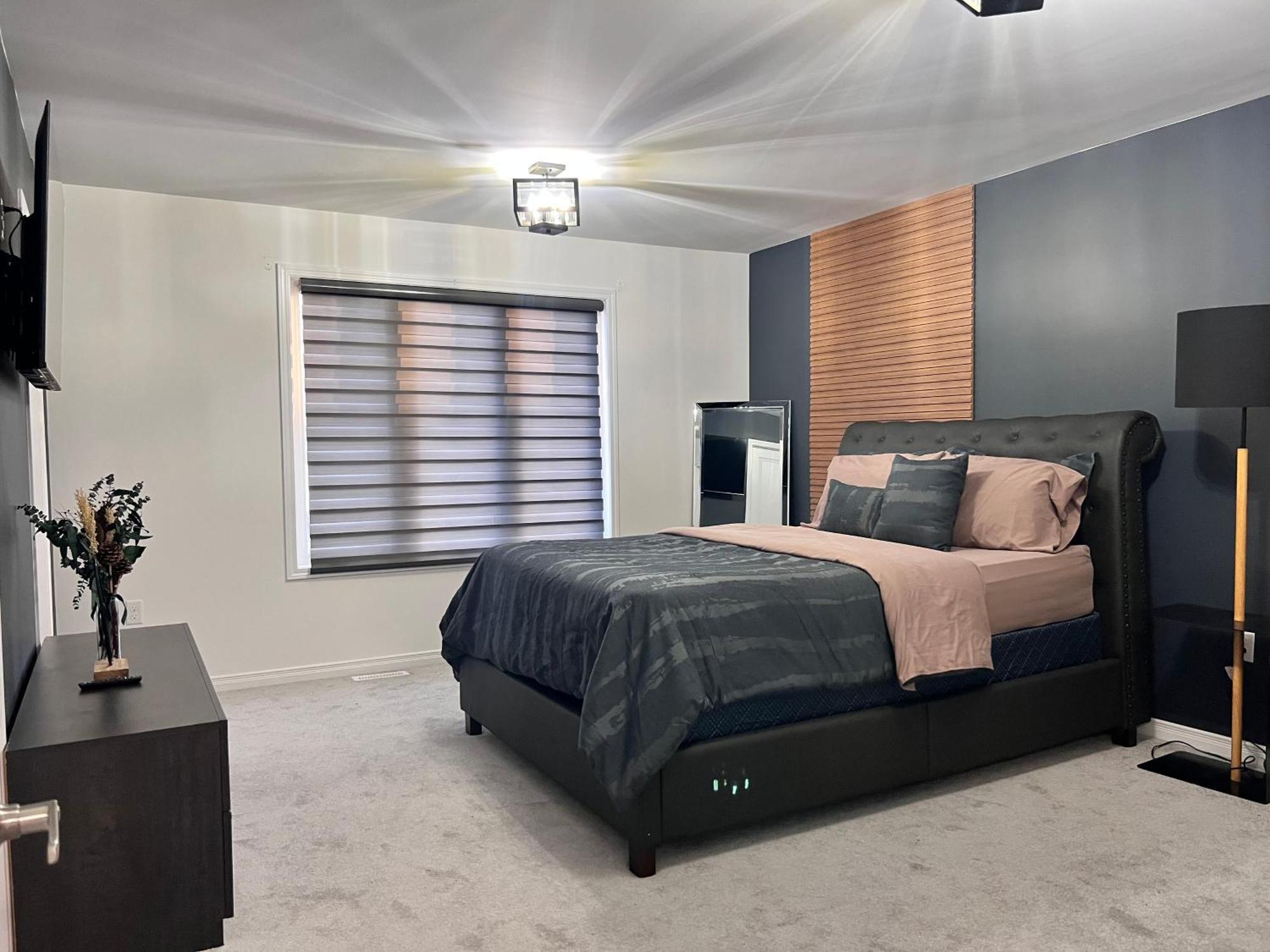 Spacious 4-Bedroom Home, Comfortably Sleeps 10 Barrie Exteriér fotografie