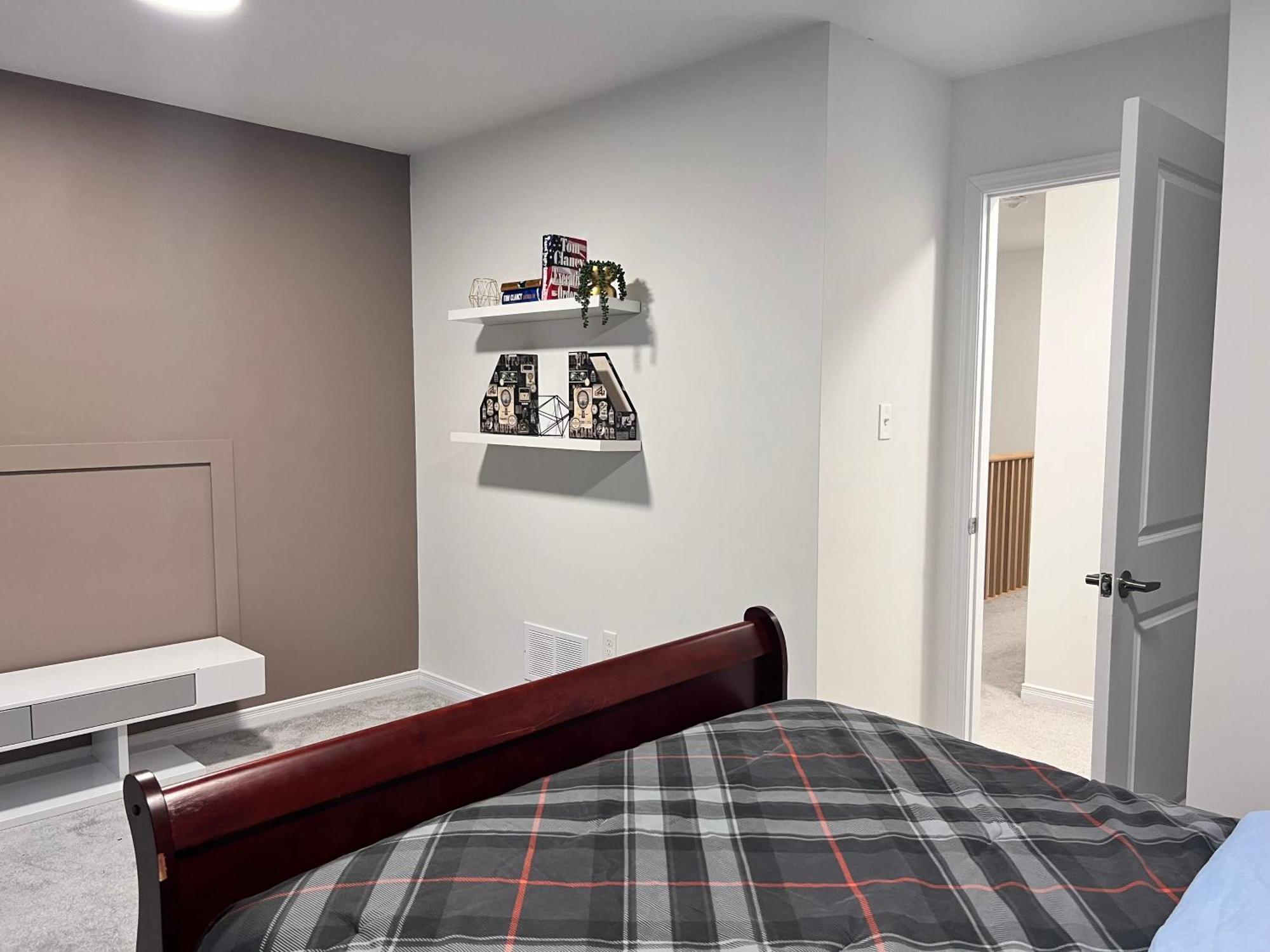 Spacious 4-Bedroom Home, Comfortably Sleeps 10 Barrie Exteriér fotografie